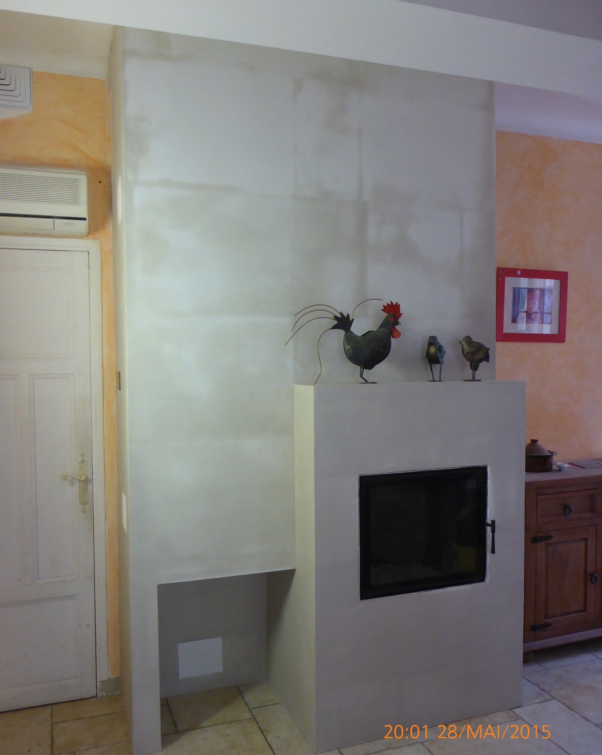 A pale monolith in a Dijon house