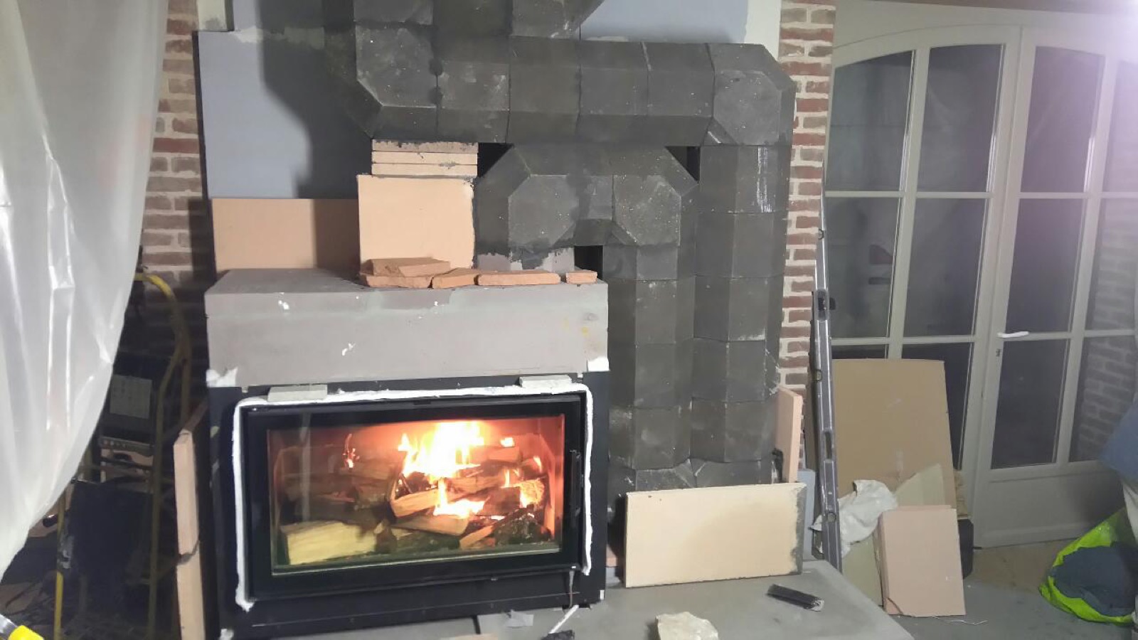 From study to site: stone firebox and storage circuit